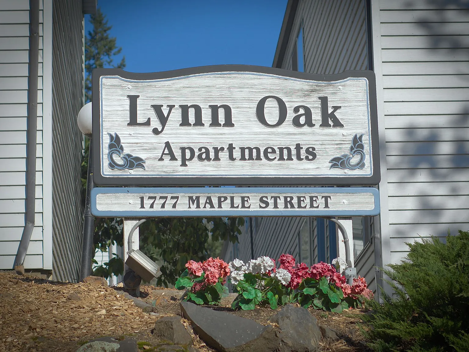 Lynn Oaks — Photo 3