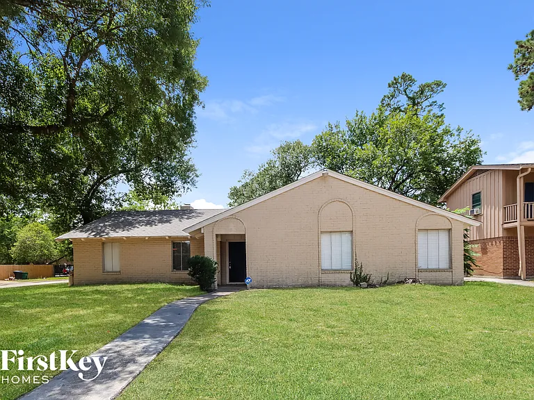 5603 Sheraton Oaks Dr — Photo 1