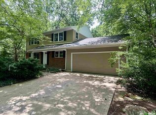 916 N Hunter Woods Ave, Carbondale, IL 62901