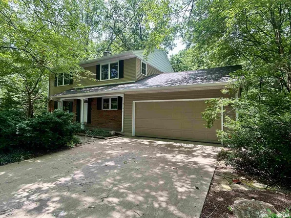 916 N Hunter Woods Ave, Carbondale, IL 62901