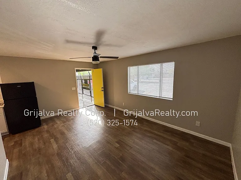 2322 Elaine Blvd — Photo 5