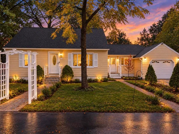 9 Belle Aire Avenue, Nashua, NH 03060