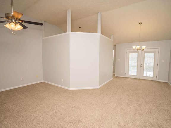 4th image of 546 Bushwood Dr