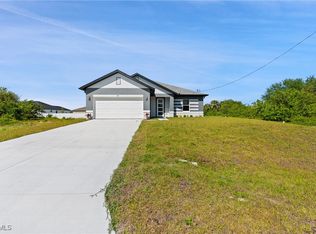 524 Kingsbury Ln, Lehigh Acres, FL 33974