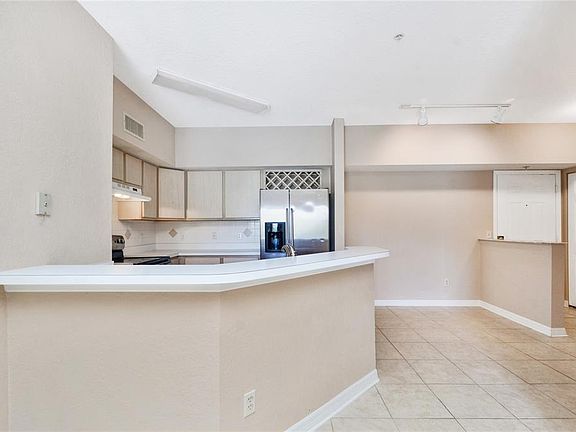 3rd image of 826 Camargo Way Unit 210