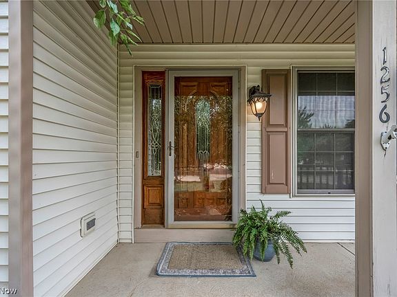 3rd image of 1256 Waterbury Dr