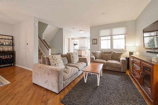 1st image of 1806 W Diversey Pkwy APT G
