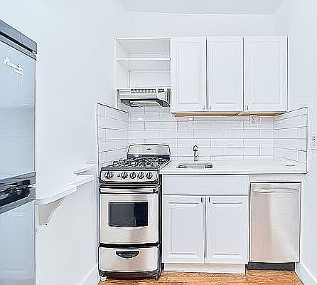4th image of 233 E 82nd St APT 5D