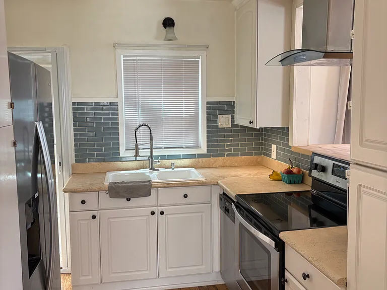 130 Covina Ave — Photo 13