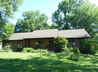 1403 Saint Albans Dr, Youngstown, OH