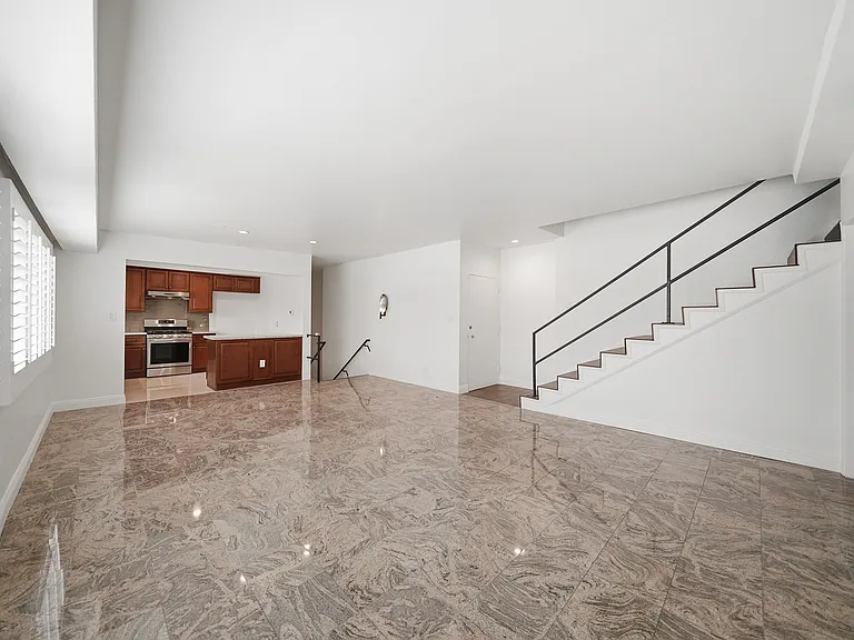 148 S Reeves Dr #8 — Photo 6