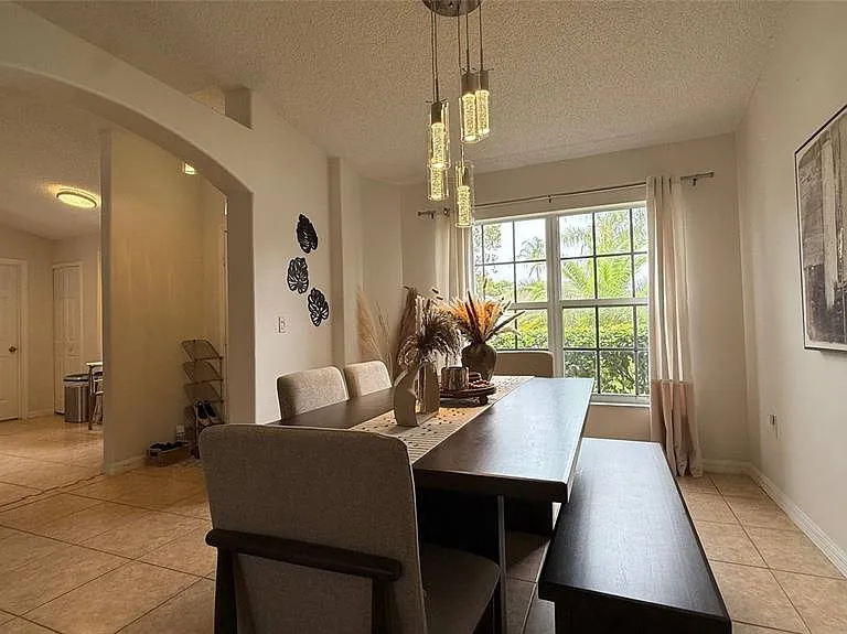 1381 Fallwood Dr — Photo 4