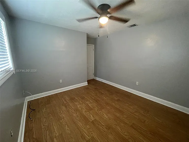 9301 SW 54th St — Photo 20