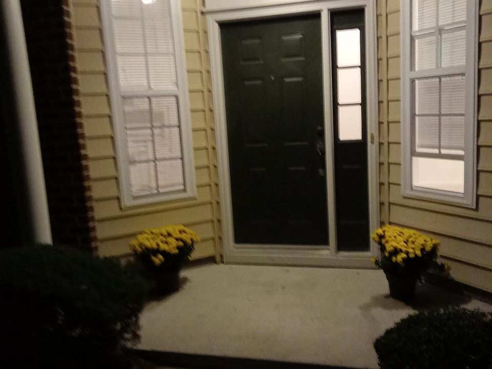 1st image of 5880 Baynebridge Dr #1