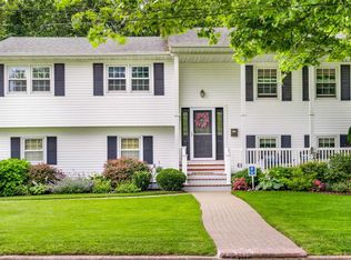 97 Bieselin Rd, Bellport, NY 11713