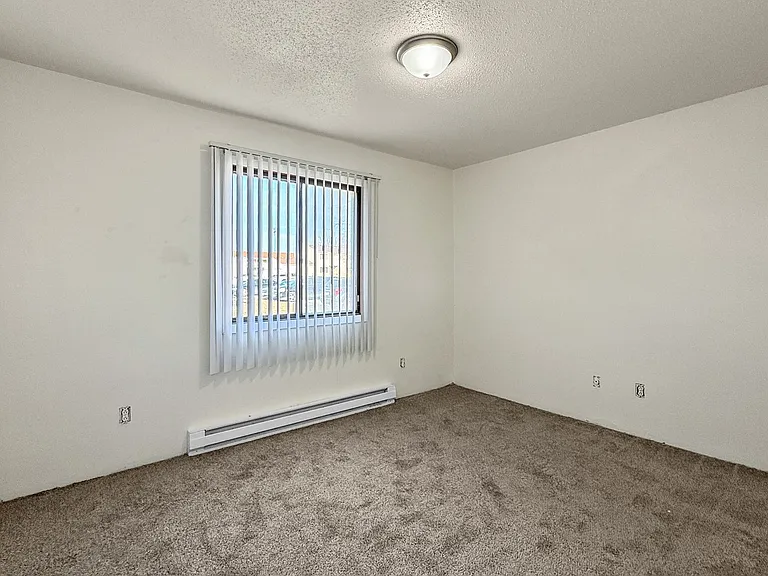 Find Your Perfect Fit at East Park Apartments! — Photo 28