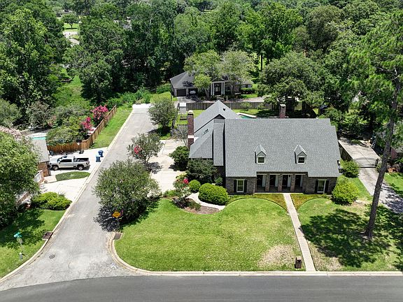 3rd image of 201 Wood Bluff Dr