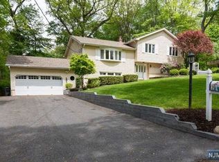 576 Stellman Rd, River Vale, NJ 07675