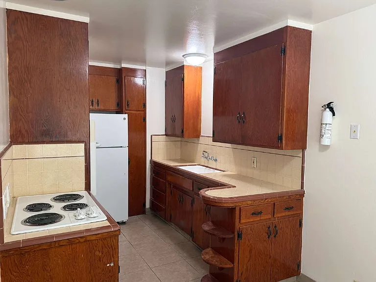 2040 Beatrice Ct #4 — Photo 5