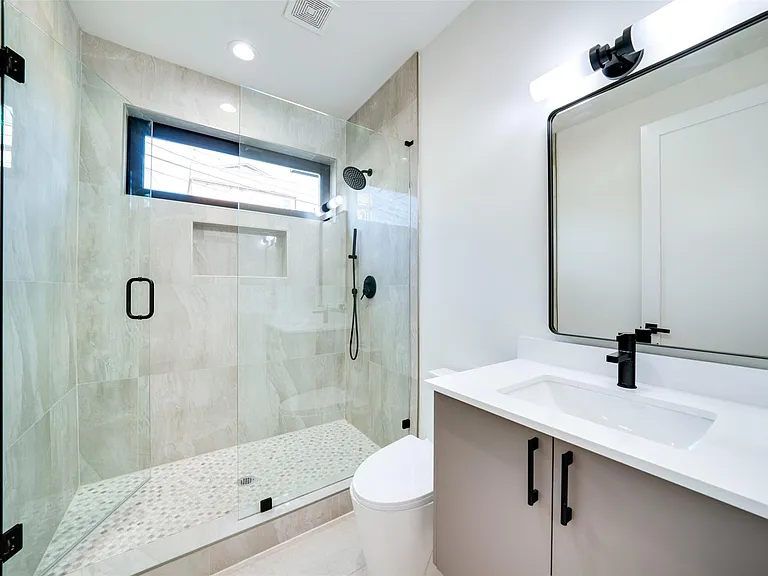 3825 Munger Ave — Photo 11