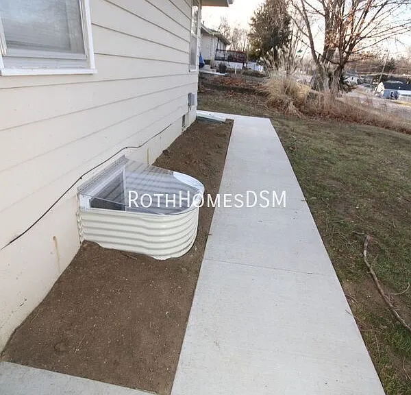 501 E Porter Ave — Photo 16