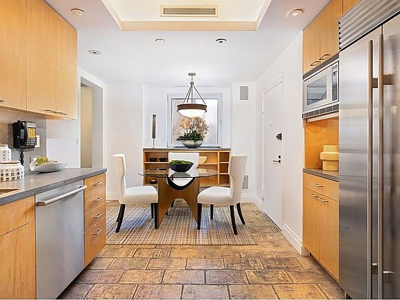 5th image of 133 E 64th St APT 7A