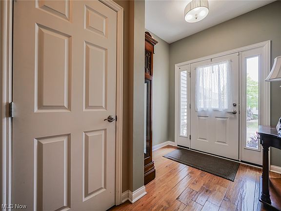3rd image of 12 Bristol Ln