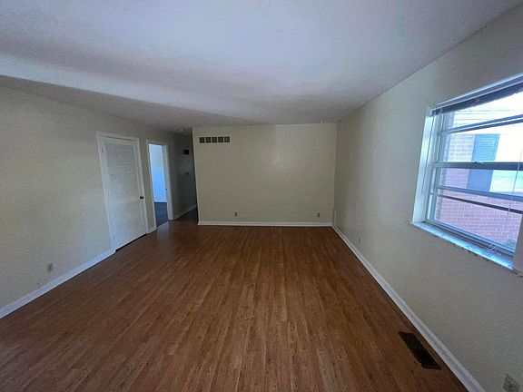 2nd image of 1614 Polster Dr #1614