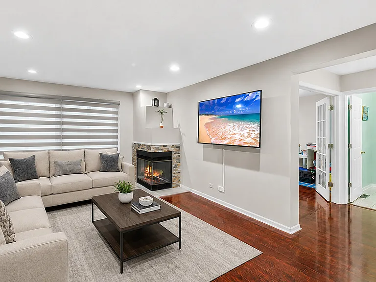 3250 Cool Springs Ct — Photo 2