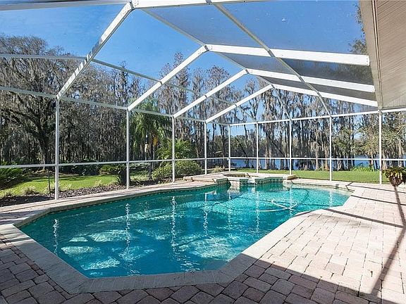 4th image of 301 Lake Kell Ct