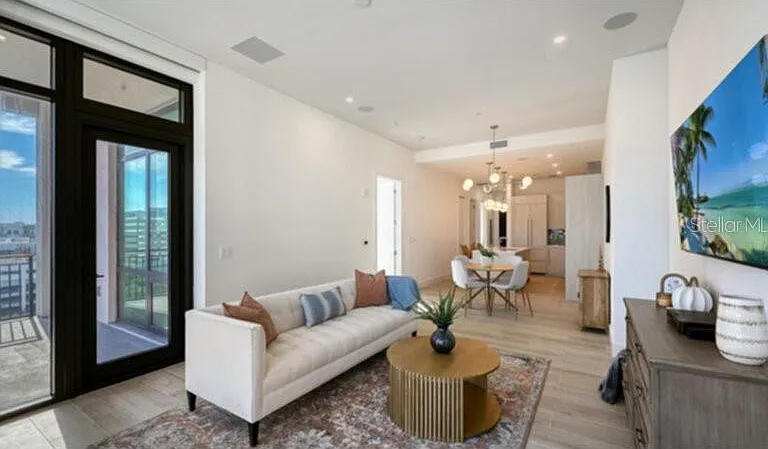 33 S Palm Ave #904 — Photo 9