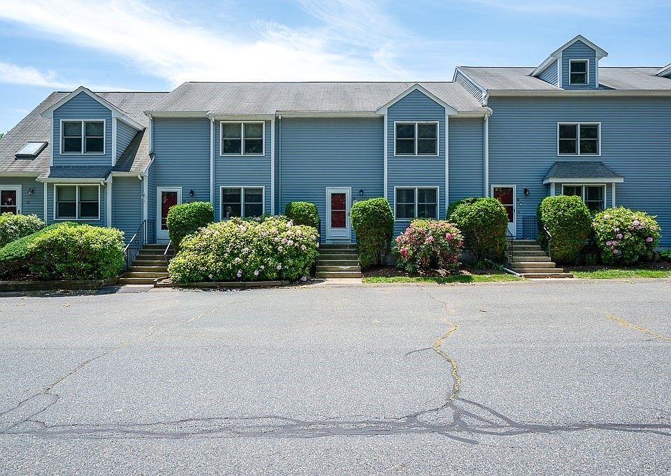 1st image of 15 Pinecrest Vlg #15