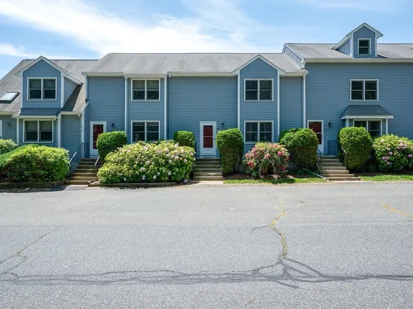 15 Pinecrest Vlg #15, Hopkinton, MA 01748