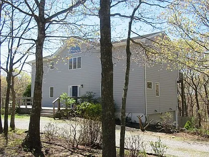 Private Contemporary in Water Mill! — Photo 2