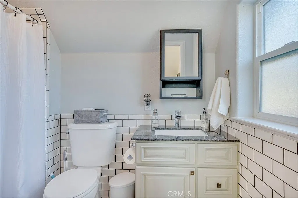 1 bed, 821 sqft, $2,000 — Photo 3