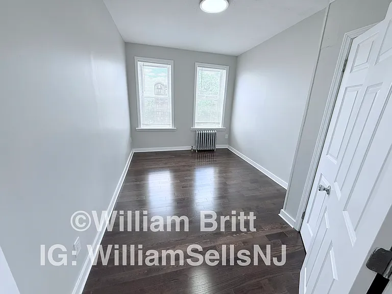 9 Bentley Ave #15 — Photo 18
