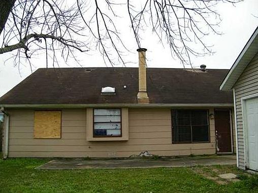 2nd image of 709 Lafayette Dr