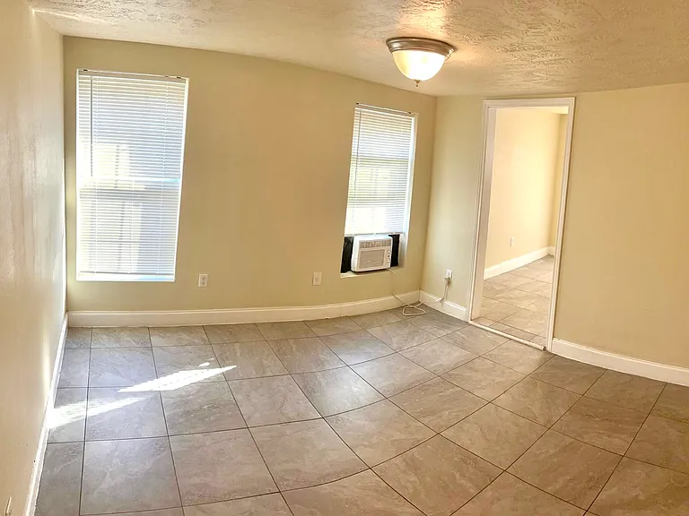 4706 Siegel St #4B — Photo 7