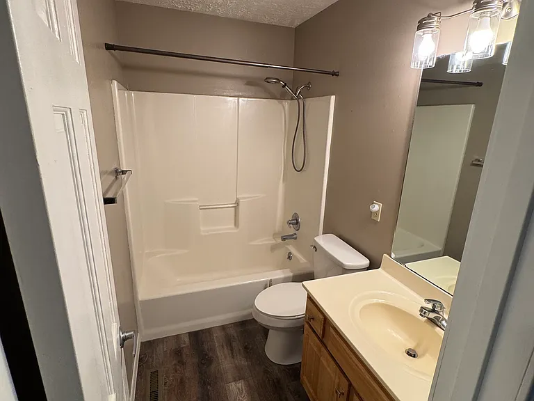 608 Cypress Ave — Photo 13
