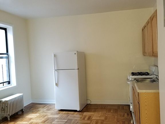 3rd image of 1134 Stratford Ave APT 1F