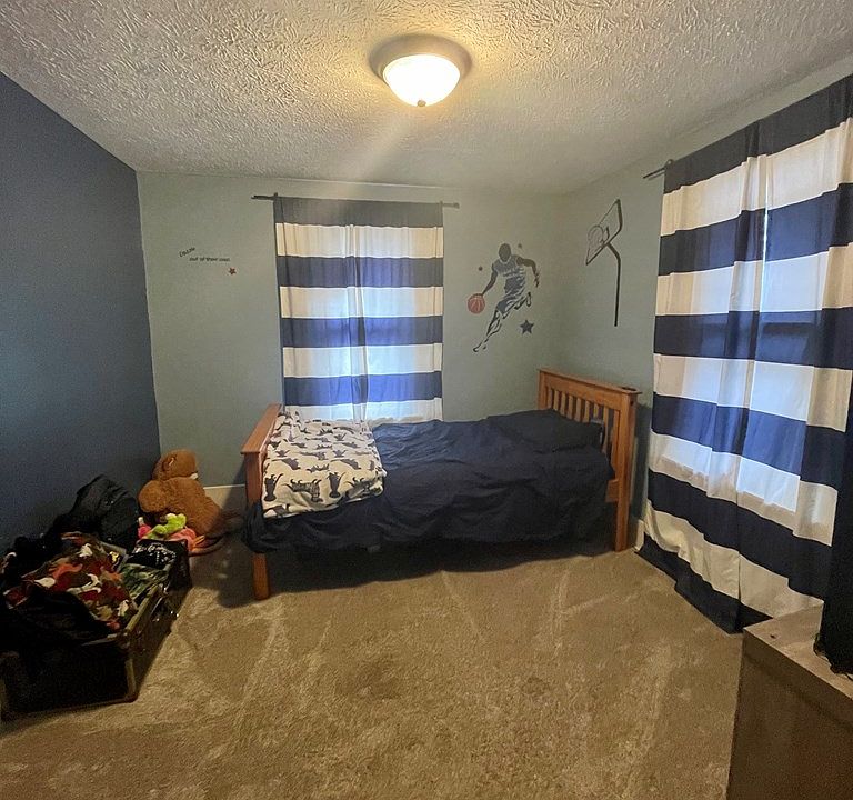 2nd image of 558 Ballentine Ave