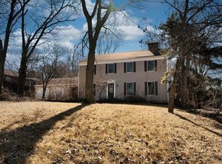 29 W Edwards St, Iola, KS 66749