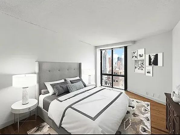 360 East 57th Street image 3 of 15