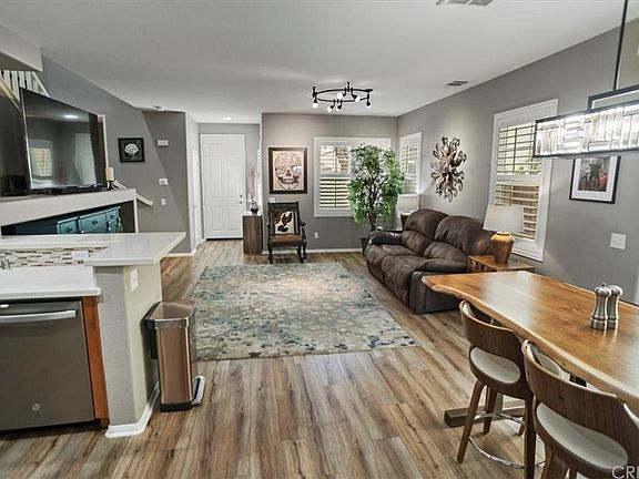 4th image of 27398 Dearborn Dr