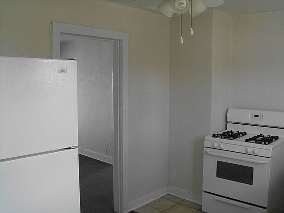 Refrigerator & Range 