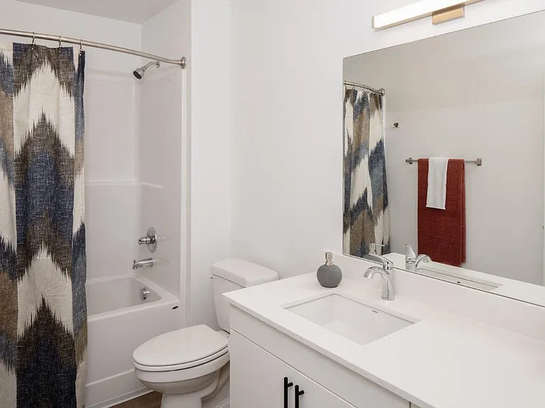Bath | 2-Bedroom
