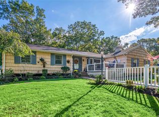 8 Hill Dr, Port Jefferson, NY 11777