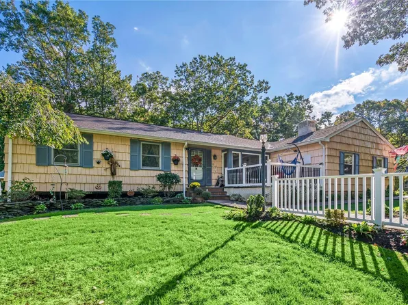 8 Hill Drive, Port Jefferson, NY 11777