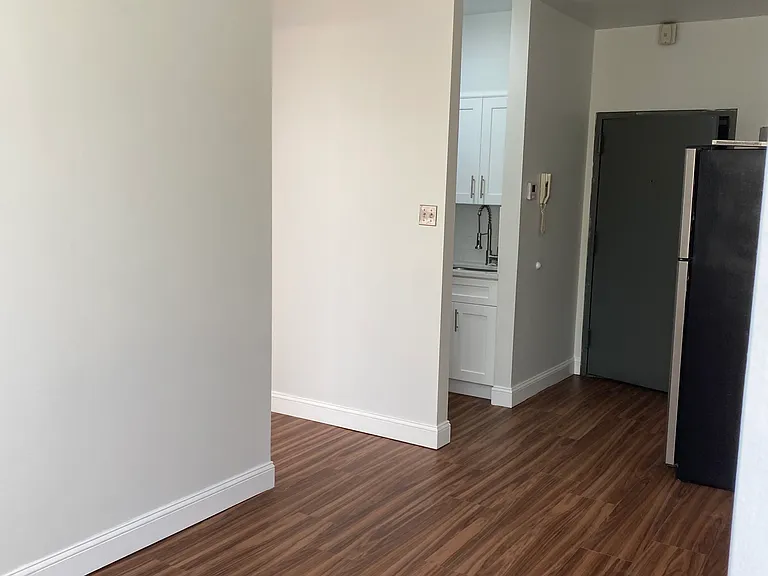 1231 Race St #3B — Photo 6