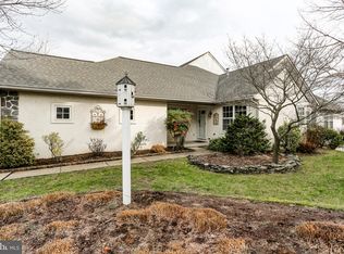617 Crestgate Pl, Millersville, PA 17551